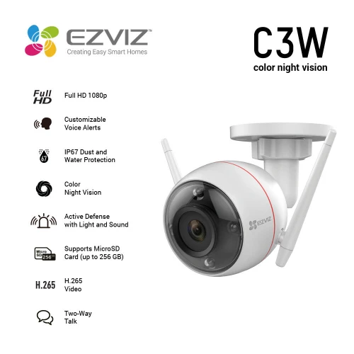 Na zdjęciu znajduje się kamera EZVIZ C3W z funkcją kolorowego widzenia nocnego, zamontowana na białym tle. Obok kamery widoczne są ikony i teksty opisujące jej funkcje, takie jak rozdzielczość Full HD 1080p, ochrona IP67, obsługa kart MicroSD do 256 GB oraz dwukierunkowa komunikacja głosowa.