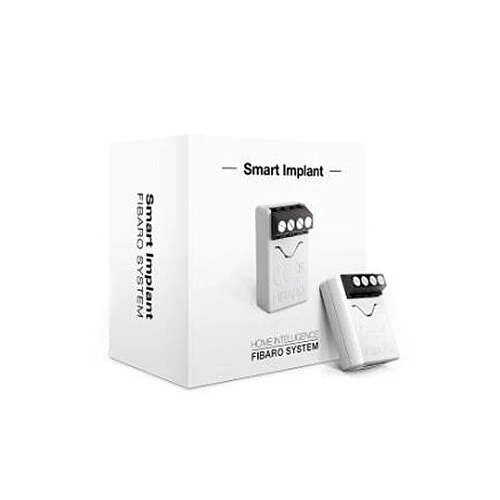 Zdjęcie przedstawia FIBARO Smart Implant FGBS-222, małe urządzenie elektroniczne z przewodami, które umożliwia integrację z systemami inteligentnego domu. Produkt jest pokazany na białym tle, co podkreśla jego kompaktowy design.