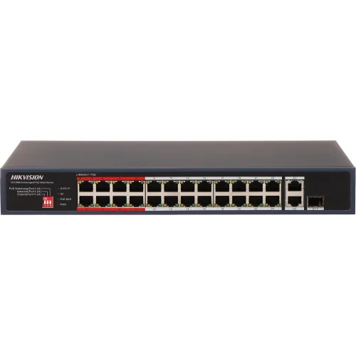 Na zdjęciu znajduje się przedni panel przełącznika sieciowego Hikvision z 24 portami Ethernet i dodatkowymi portami uplink. Panel jest czarny z czerwonymi i zielonymi oznaczeniami przy portach.