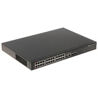 Na zdjęciu znajduje się czarny, przemysłowy switch PoE marki Dahua z 24 portami Ethernet i 2 portami SFP. Urządzenie ma prostokątny kształt i widoczne są złącza oraz oznaczenia na przednim panelu.