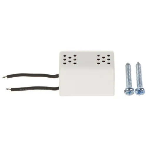 Na zdjęciu znajduje się biały czujnik z dwoma czarnymi przewodami oraz dwie srebrne śruby. Czujnik ma osiem otworów wentylacyjnych ułożonych w dwóch rzędach.