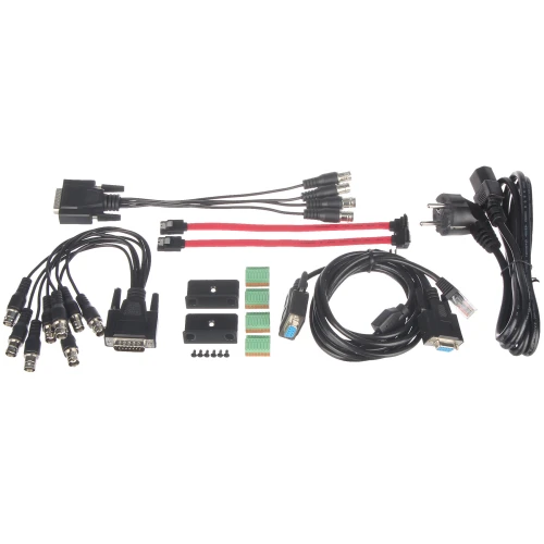 Zestaw kabli i akcesoriów do połączeń elektronicznych, w tym kable VGA, BNC, zasilające oraz złącza terminalowe. W skład zestawu wchodzą również śruby montażowe i uchwyty mocujące.