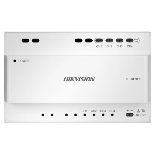 Biały panel wideodomofonu Hikvision z widocznymi przyciskami i wskaźnikami kanałów CH1 do CH4 oraz przyciskiem reset. Na panelu znajduje się logo Hikvision oraz oznaczenia dotyczące zasilania i mocy.